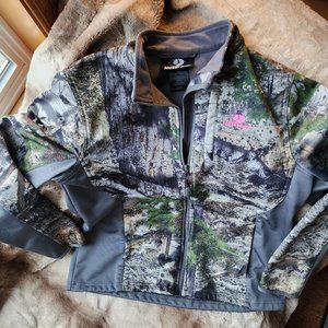 Size Large Mossy Oak women's Real Tree camo jacket